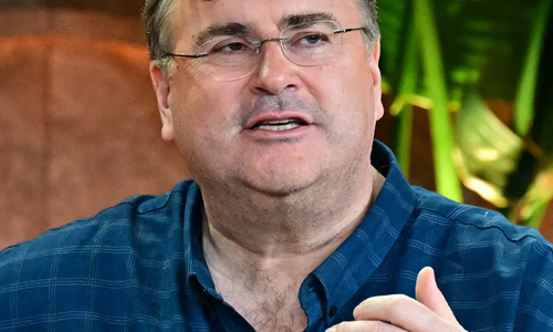 Photograph of Reid Hoffman speaking